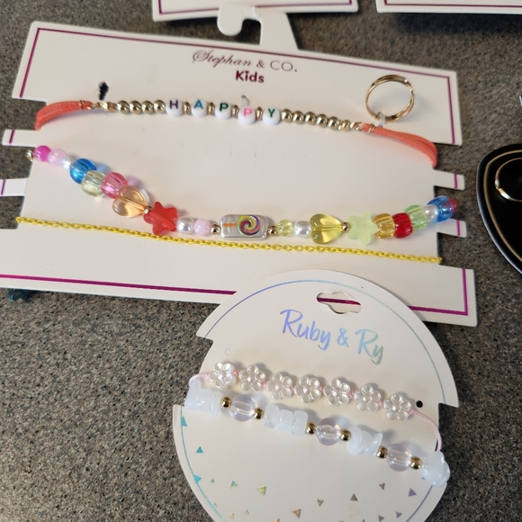 Kids ,  Necklace,  Earrings, Rings bundle of 7 - Picture 4 of 7